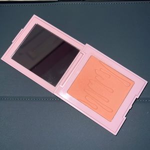 Kylie Jenner ‘Pressed Blush Powder’ in shade Kitten Baby